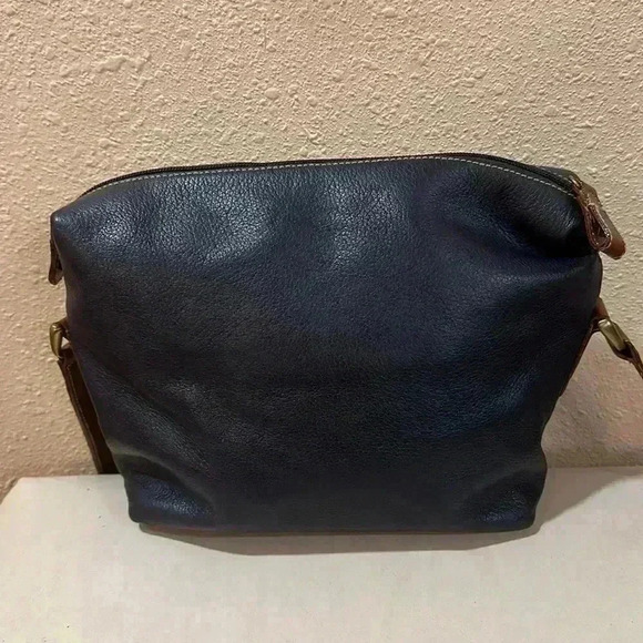 Etienne Aigner Crossbody - Picture 3 of 8